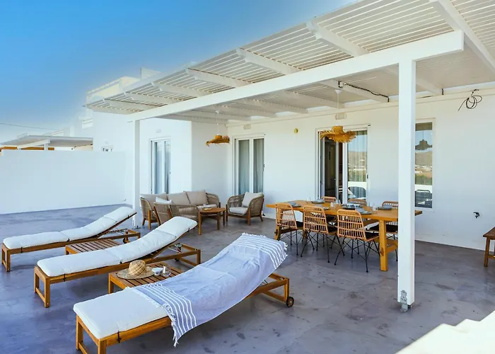 Joumy, Family Friendly, Pool, Close To Town Villa *