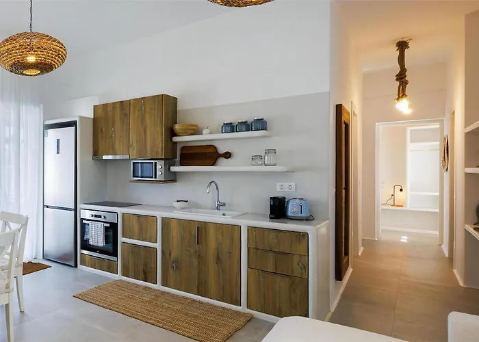 Joumy, Family Friendly, Pool, Close To Town Villa *