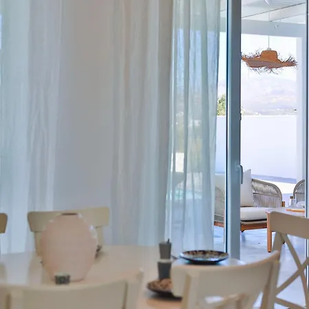 Joumy, Family Friendly, Pool, Close To Town Villa *