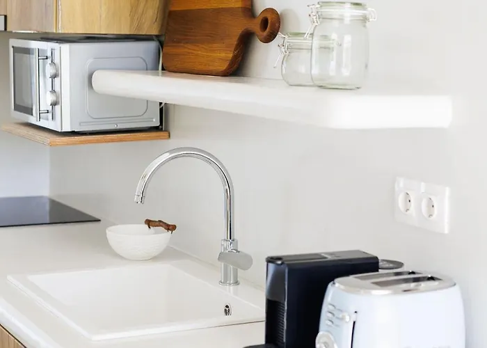 Joumy, Family Friendly, Pool, Close To Town