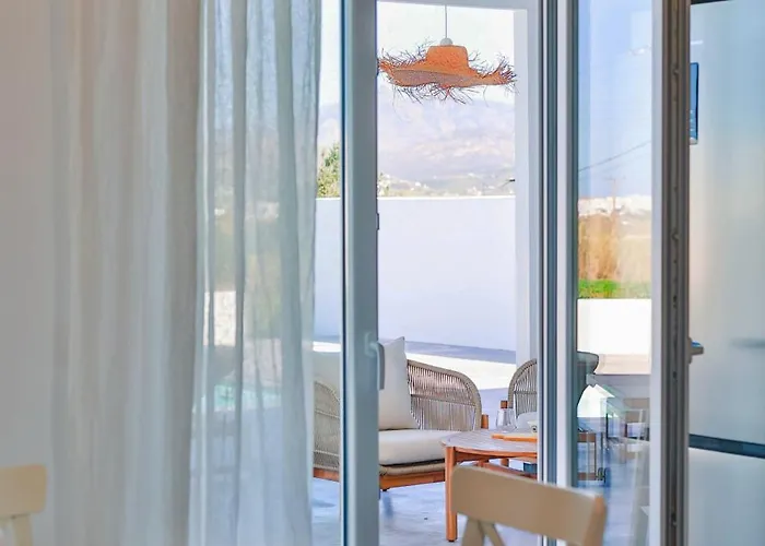 Joumy, Family Friendly, Pool, Close To Town *